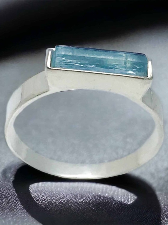 Aquamarine crystal ring for girl Raw aquamarine ring Natural aquamarine silver ring