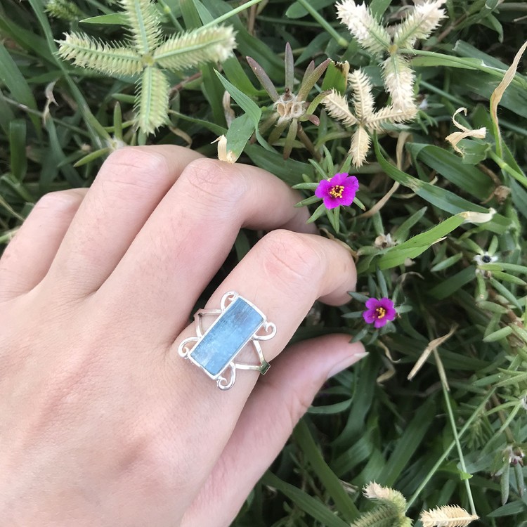 Aquamarine crystal ring for girl Raw aquamarine ring Natural aquamarine silver ring (4) natural Aquamarine crystal ring for girl Raw aquamarine ring Natural aquamarine silver ring