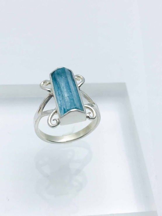 Aquamarine crystal ring for girl Raw aquamarine ring Natural aquamarine silver ring