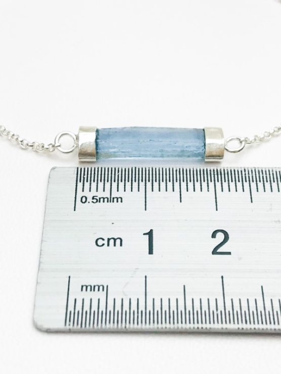 Dainty aquamarine bracelet for girls- Aquamarine crystal bracelet- raw aquamarine bracelet- Blue stone bracelet