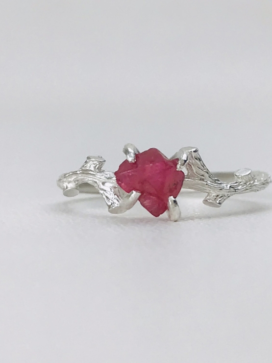 Raw spinel ring Tree branch red spinel ring