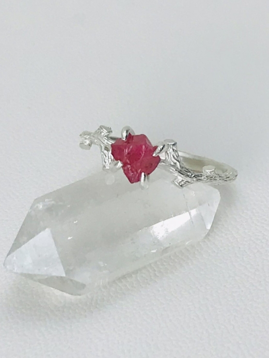 Raw spinel ring Tree branch red spinel ring