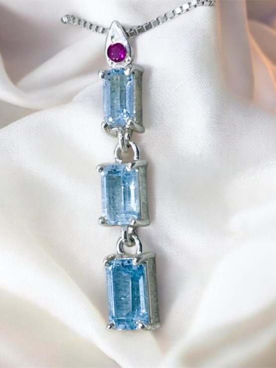 Rectangle aquamarine pendant
