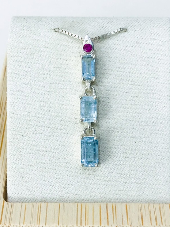 Rectangle aquamarine pendant
