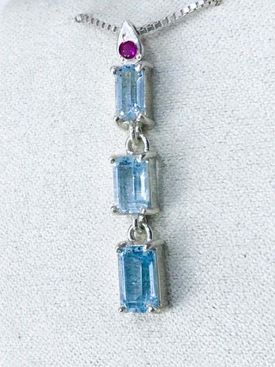 Rectangle aquamarine pendant