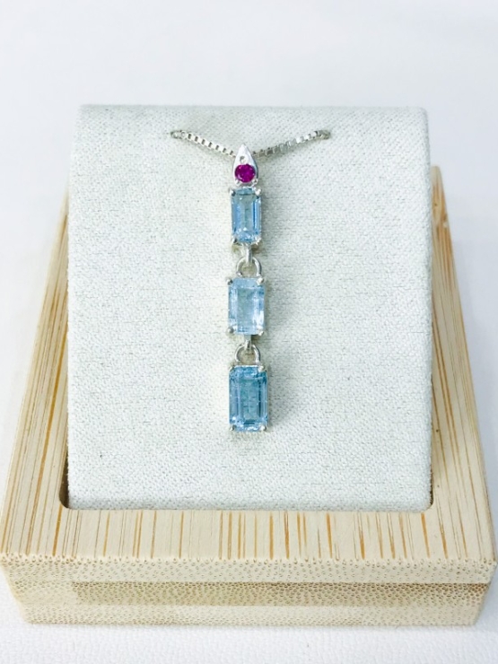 Rectangle aquamarine pendant