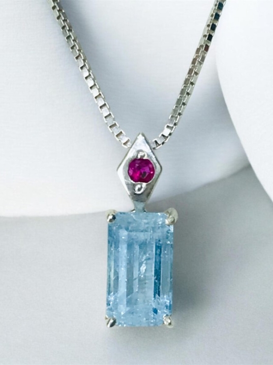 Rectangle aquamarine pendant